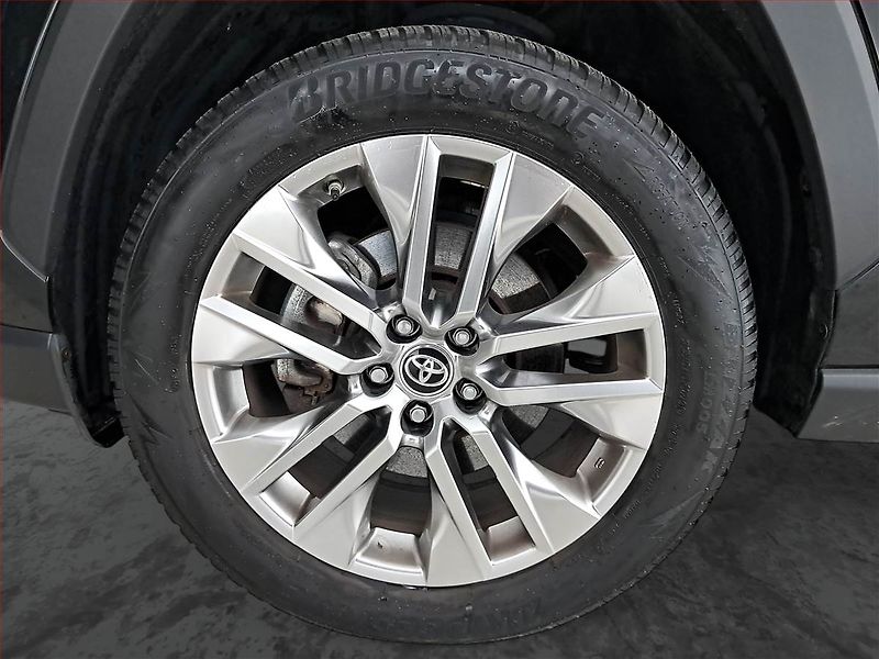 Toyota RAV4 (2024) 2.5 Hybrid - fotka 15 z 21