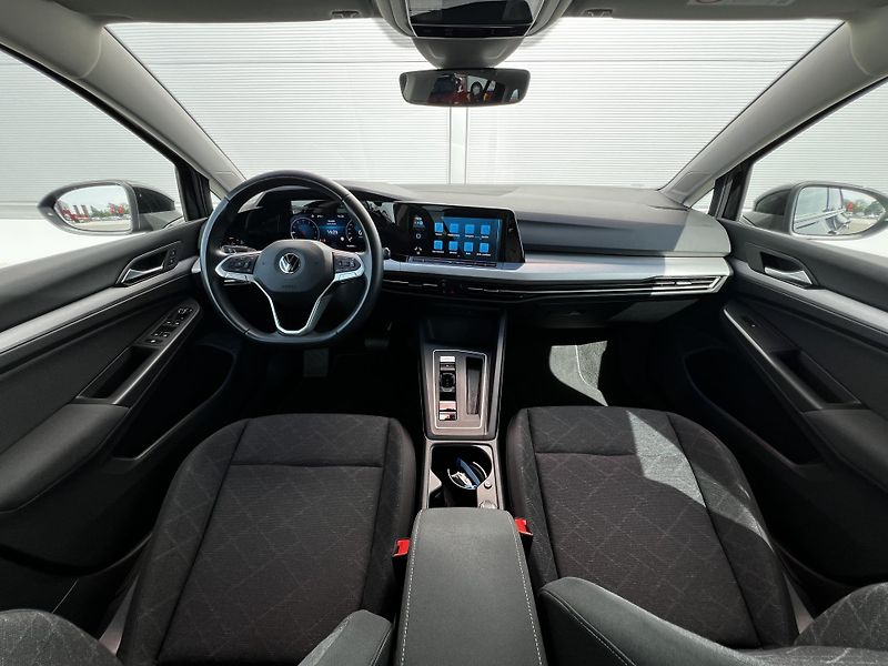 Volkswagen Golf 1.5TSI 110kW DSG LED ACC - fotka 7 z 23