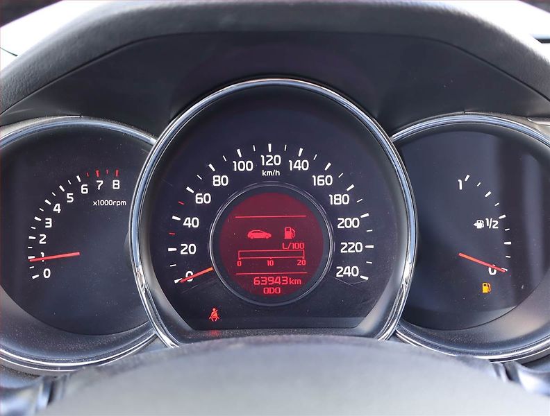 Kia Ceed (2018) Silver 1.4 CVVT, Serv.kniha - fotka 11 z 16