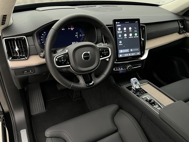 Volvo XC90 T8 AWD RECH. ULTRA DARK 7 MÍST - fotka 4 z 49