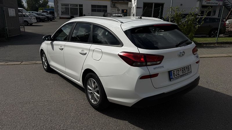 Hyundai i30 (2018) 1.6 CRDI 81KW  - fotka 9 z 19