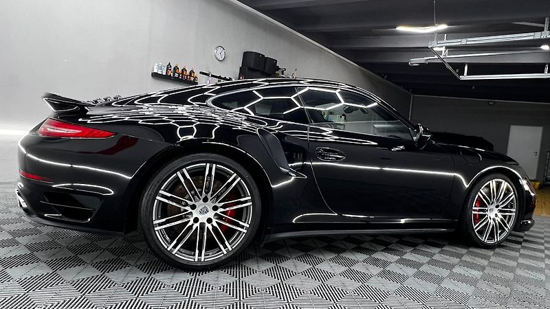 Porsche 911 3.8 TURBO 383 kW - fotka 3 z 24