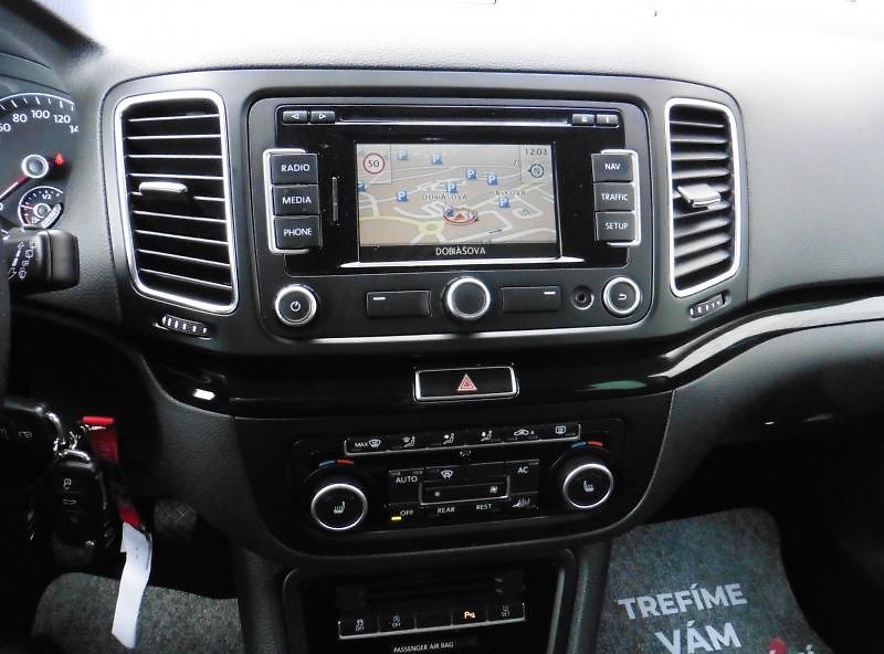 Seat Alhambra 2.0 TDi Style Navi 7.míst - fotka 18 z 21