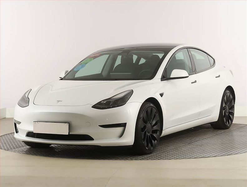 Tesla Model 3 (2023) Long Range 4WD 79kWh, SoH 95% - fotka 2 z 32