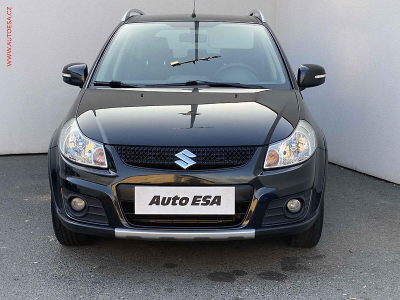 Suzuki SX4 (2013) 1.6 VVT, Style, navi, +kola - fotka 2 z 16