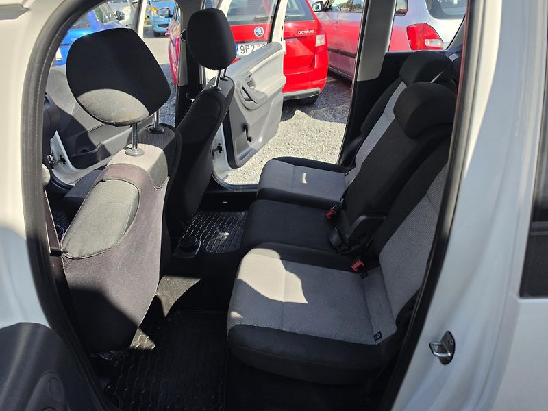 Škoda Roomster 1.2 TDI Kamera TZ - fotka 8 z 18