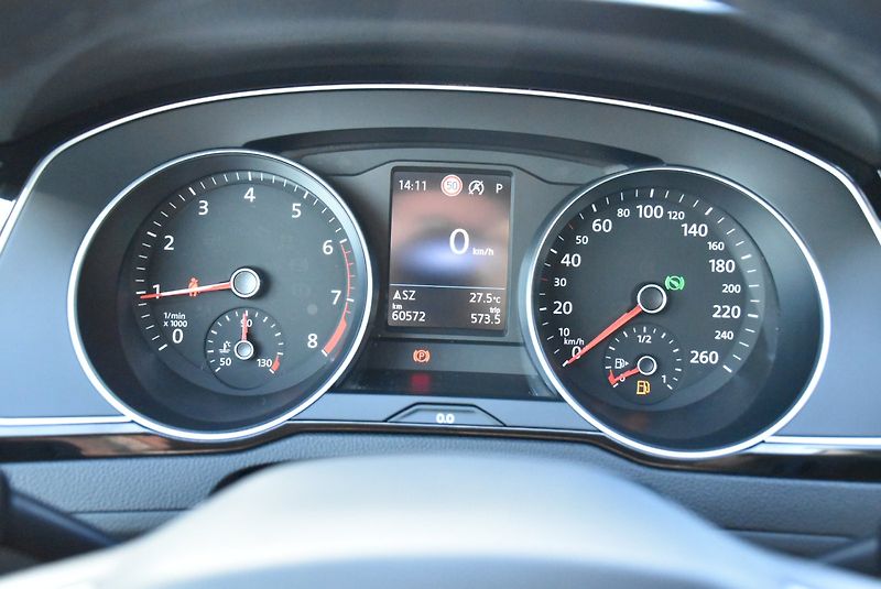 Volkswagen Passat (2021) COMBI ELEGANCE 1.5 TSI 110 kW - fotka 16 z 32