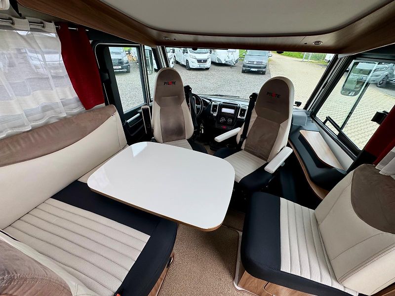 Pilote G700GJ Essentiel *REZERVACE* - fotka 12 z 37