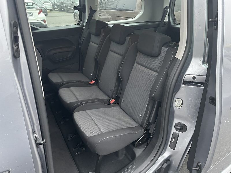 Toyota ProAce City EV 136k Family 7S ODBĚR 4/2026 - fotka 14 z 29