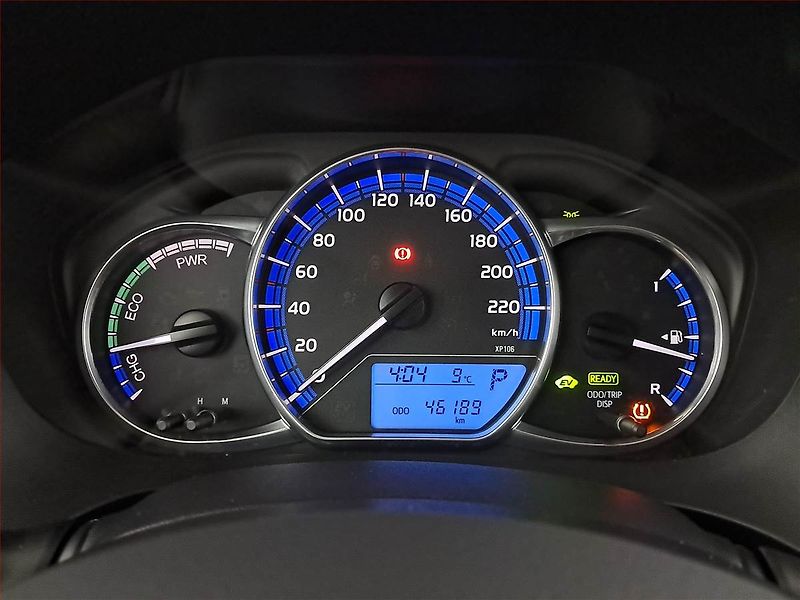 Toyota Yaris (2016) 1.5 Hybrid, Automat, ČR,1.maj - fotka 11 z 20