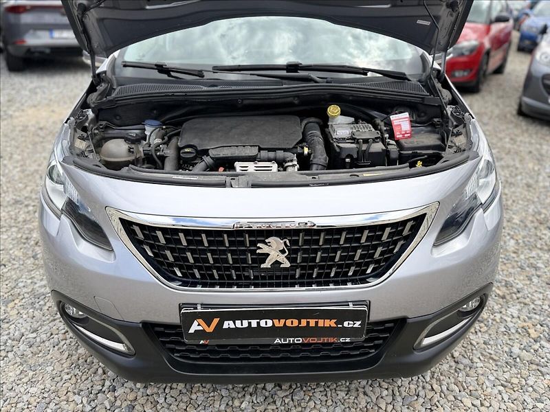 Peugeot 2008 1,2 81kW AUTOMAT,NAVI,NOVÉ ČR - fotka 31 z 32