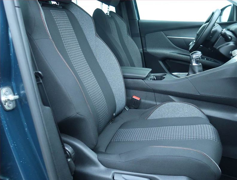 Peugeot 3008 (2021) 1.2 PureTech, Serv.kniha - fotka 9 z 16