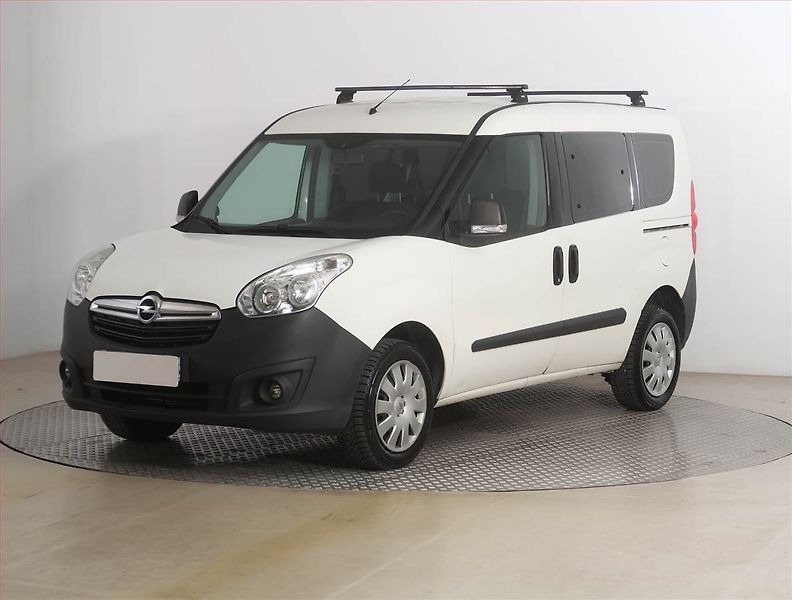 Opel Combo (2018) 1.4 16V, 5Míst, SR, 1Maj, DPH - fotka 2 z 15