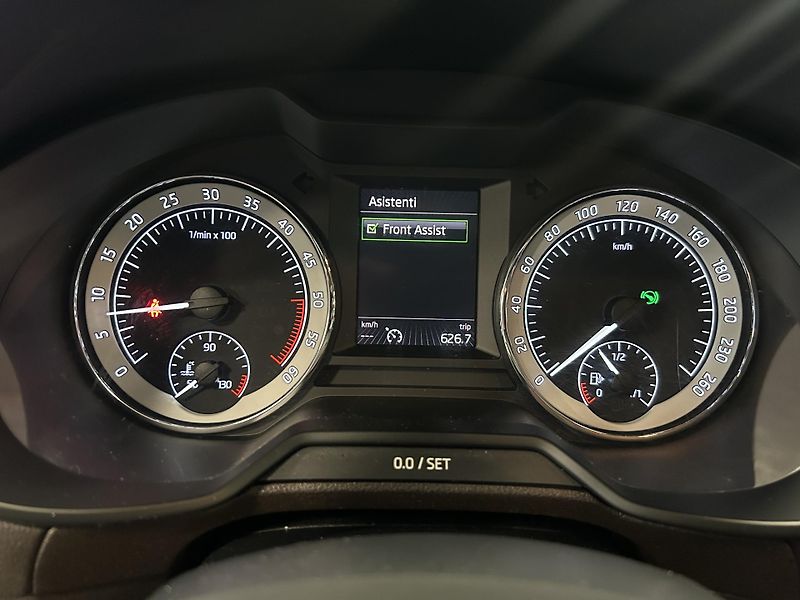 Škoda Octavia (2016) 2.0TDi L&K DSG Bi-X ACC Canton - fotka 27 z 34