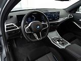 BMW Řada 3 330i xDrive Touring - náhled 11
