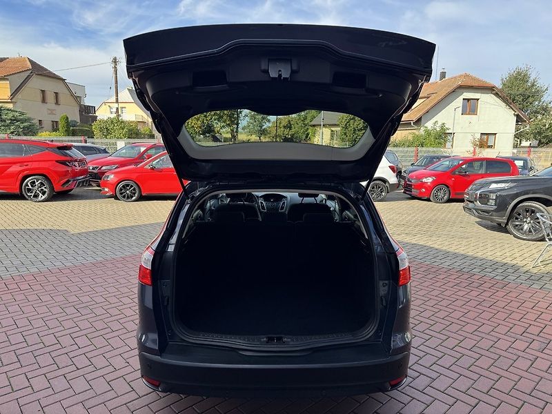 Ford Focus (2011) 1.6i Ti-VCT Klima Servis - fotka 18 z 50