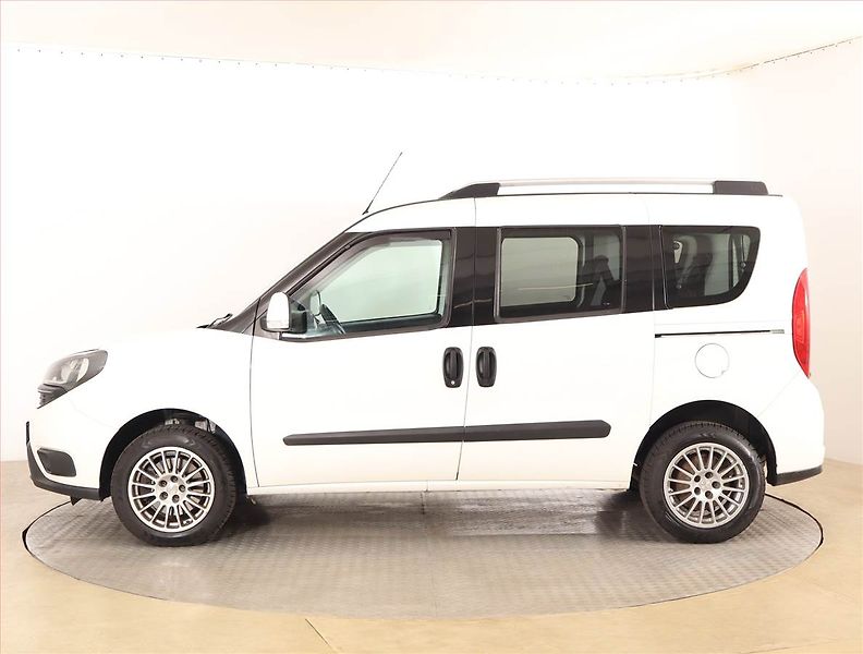 Fiat Dobló (2019) 1.4 T-Jet, 7Míst, SR, DPH - fotka 3 z 17