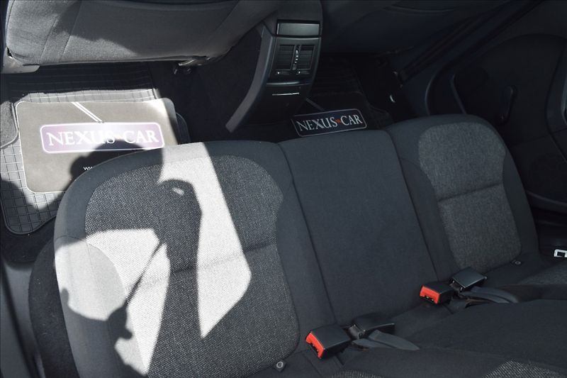 Škoda Yeti 1,2 TSI 77KW NÍZKÉ KM NOVÁ STK - fotka 19 z 46