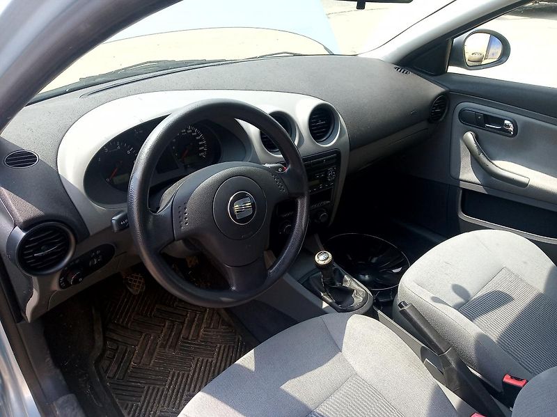 Seat Cordoba 1.2 47kw NÁHRADNÍ DÍLY - fotka 6 z 8