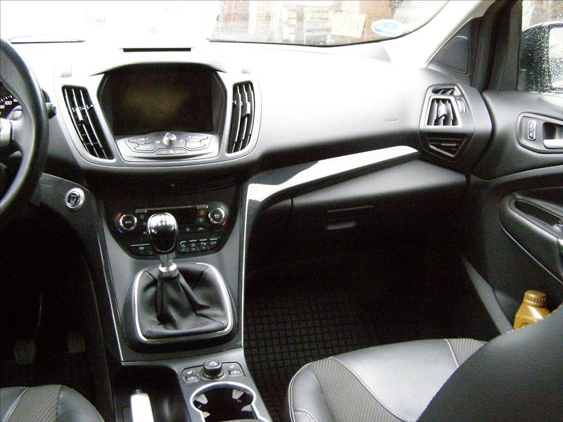 Ford Kuga 2,0   TDCI 2 majitel - fotka 21 z 30