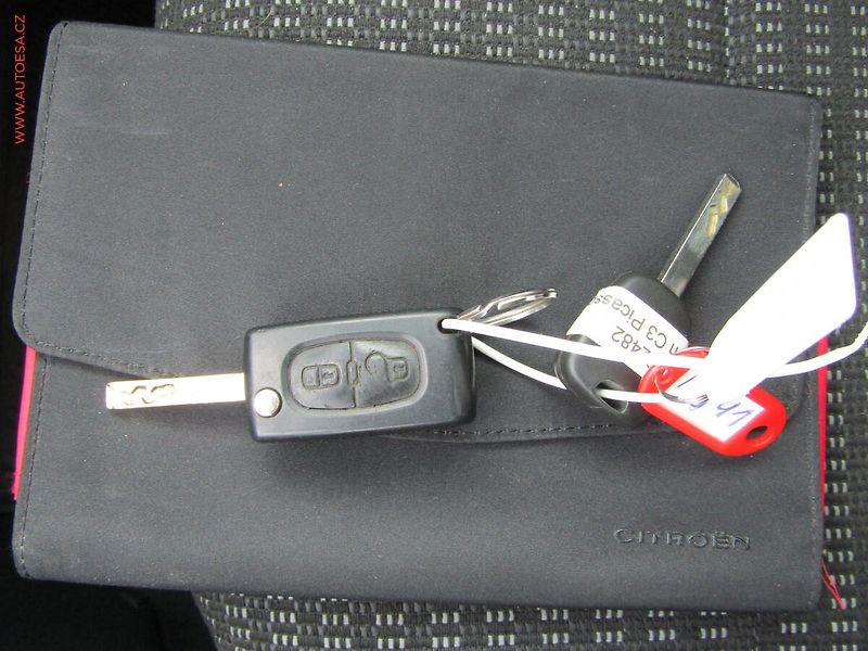 Citroën C3 Picasso (2009) 1.6 VTi, Exclusive, panor - fotka 16 z 16