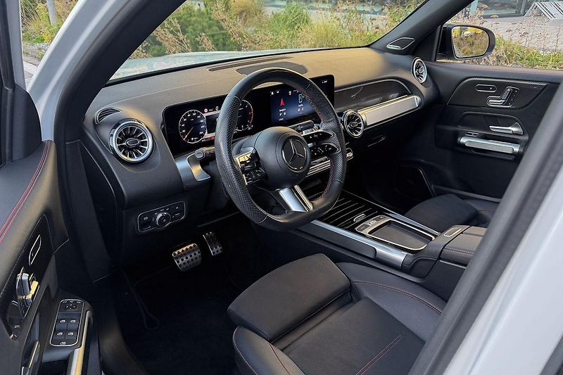 Mercedes-Benz GLB (2024) GLB 200d 4Matic AMG Line - fotka 12 z 63
