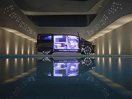 Nový Mercedes-Benz VLS bude luxusní dodávka. Zadní část připomíná obývací pokoj.