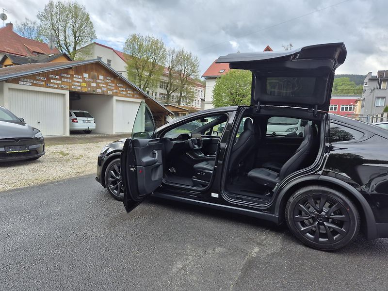 Tesla Model X 100kwH PLAID 750kw TZ - fotka 13 z 48