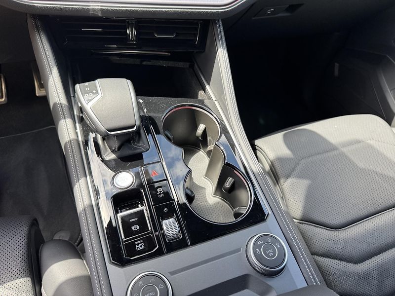 Volkswagen Touareg (2025) 3.0T*170kw*DPH*R-Line*4RZáruka - fotka 19 z 32