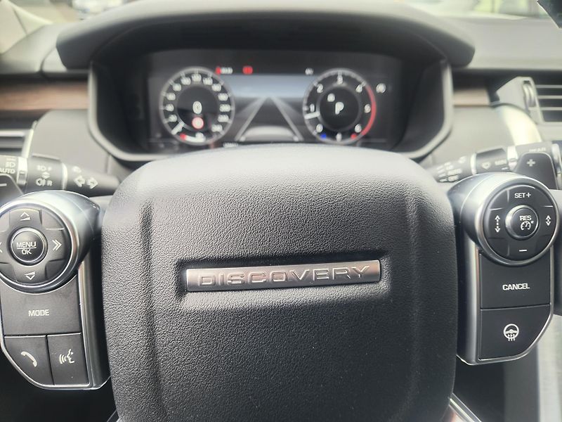 Land Rover Discovery (2018) 3.0 TD6 HSE AT 1.MAJ.ČR/VZDUCH - fotka 36 z 59