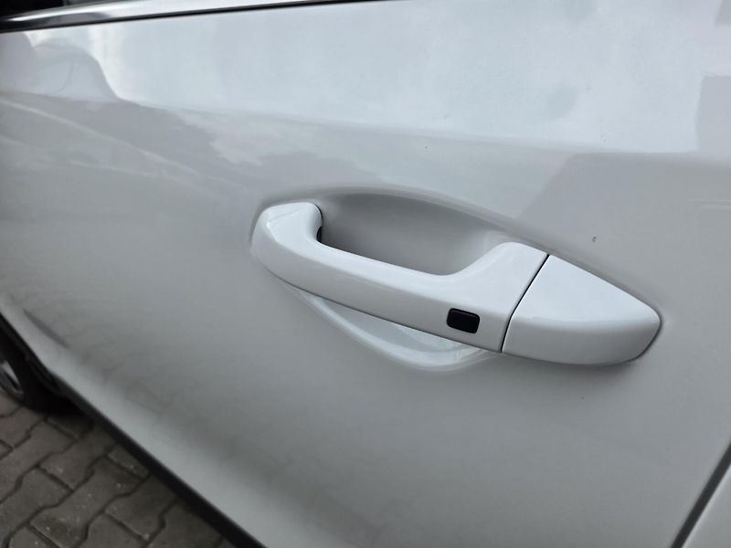 Kia XCeed (2020) 1.6-PLUG-IN HYBRID-1.MAJITEL - fotka 18 z 19