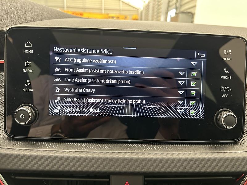 Škoda Kamiq 1.0 TSI Monte Carlo - fotka 18 z 26