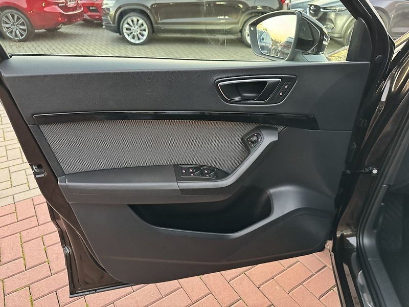 Seat Ateca (2018) 1.4TSi LED Navi Kamera ACC - fotka 29 z 50