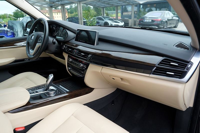 BMW X5 40e xDrive/iPerformance/315 PS - fotka 31 z 49