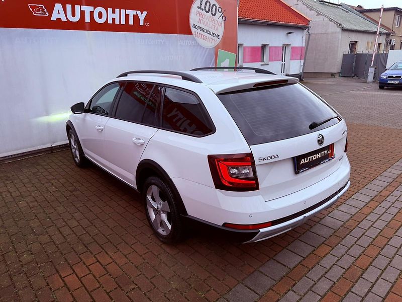 Škoda Octavia 2.0 TDi DSG 4x4 Scout, ČR - fotka 9 z 30