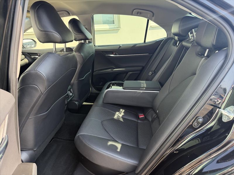 Toyota Camry 2,5 Executive VIP - fotka 10 z 21