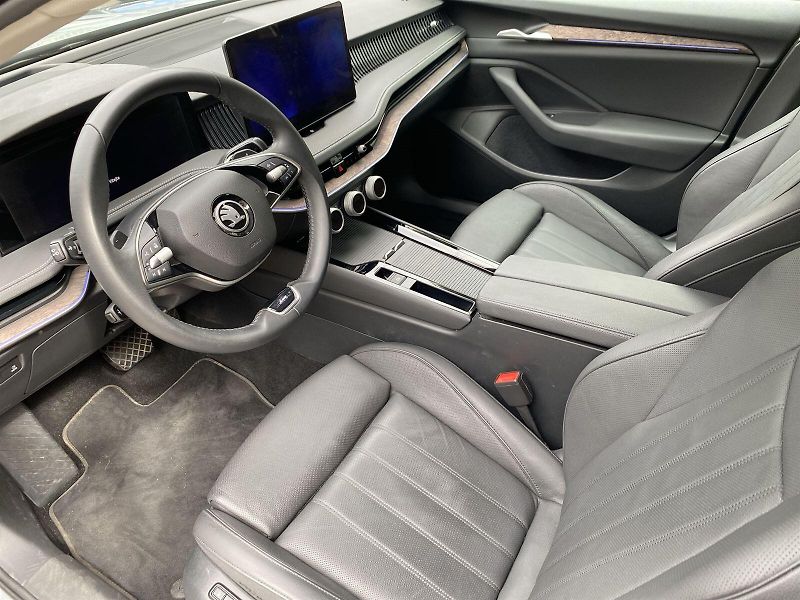 Škoda Superb (2024) 2.0 TDI 4x4 DSG L&K - fotka 6 z 41