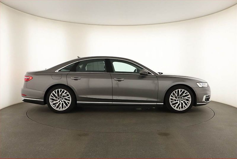 Audi A8 (2019) 55 TFSI - fotka 6 z 21