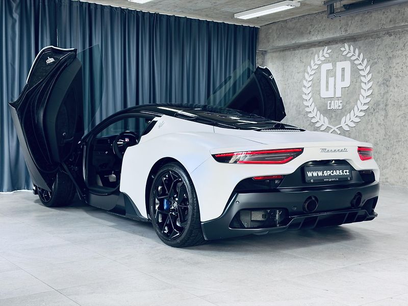 Maserati MC20 (2021) NOVITEC Bianco Audace Lift MAX - fotka 5 z 32
