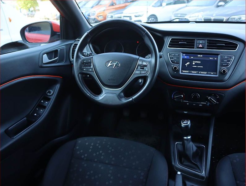 Hyundai i20 (2019) 1.2, Serv.kniha, Tempomat - fotka 7 z 19