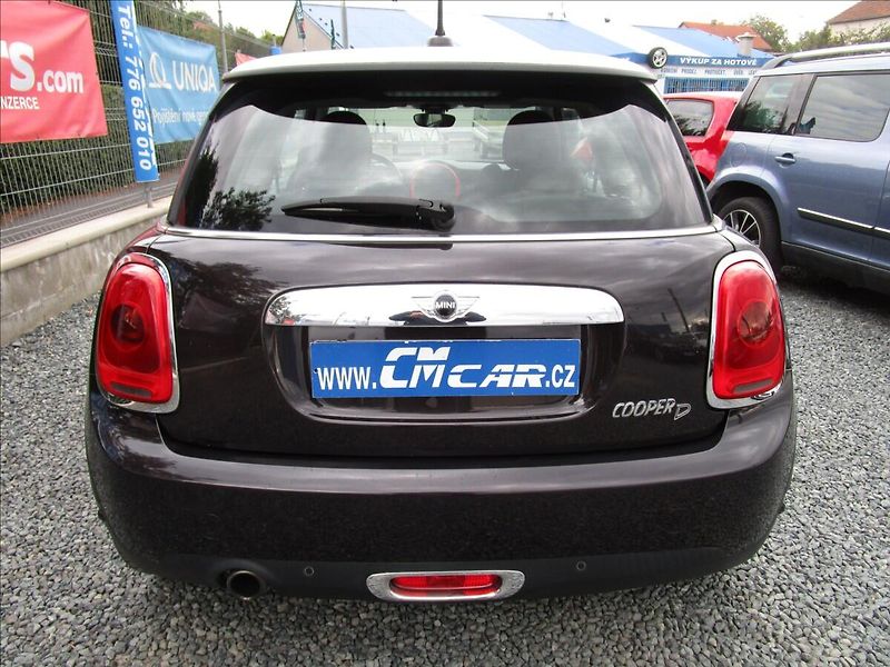 Mini Cooper 1.5D, automat, kůže - fotka 5 z 38