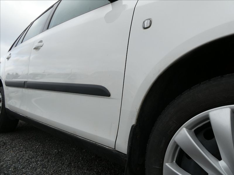 Škoda Fabia 1,2 HTP 51kW Ambiente,DPH,klim - fotka 11 z 51