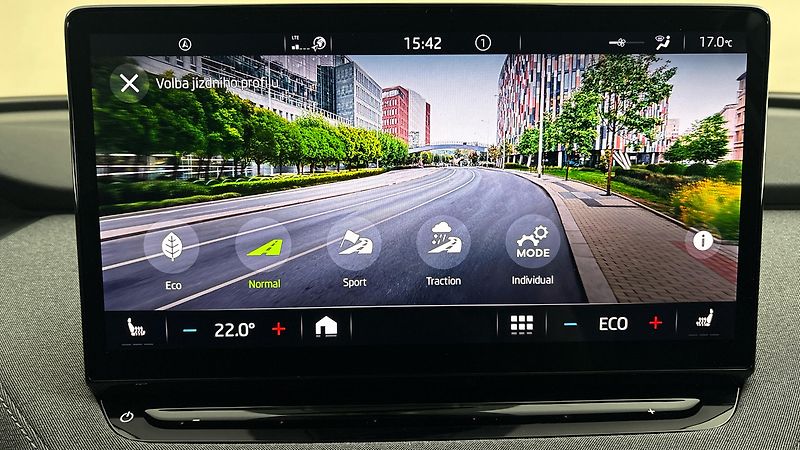 Škoda Enyaq 82 kWh AUT 80x Clever - fotka 30 z 32