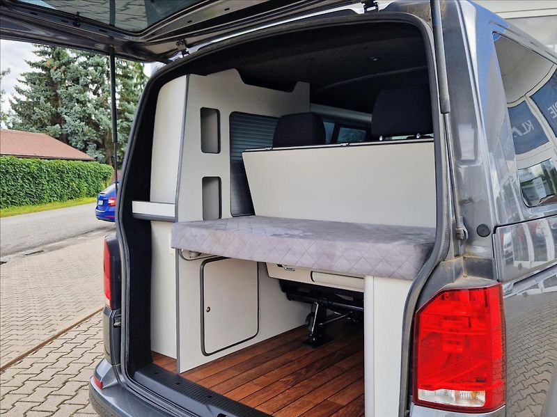 Volkswagen T6.1 2,0 TDI CAMPING VESTAVBA 4MÍST - fotka 12 z 41