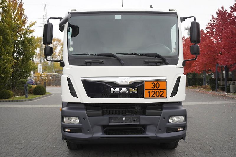 MAN TGM (2015) 26.340 6x2/4 / Magyar fuel tan - fotka 8 z 24