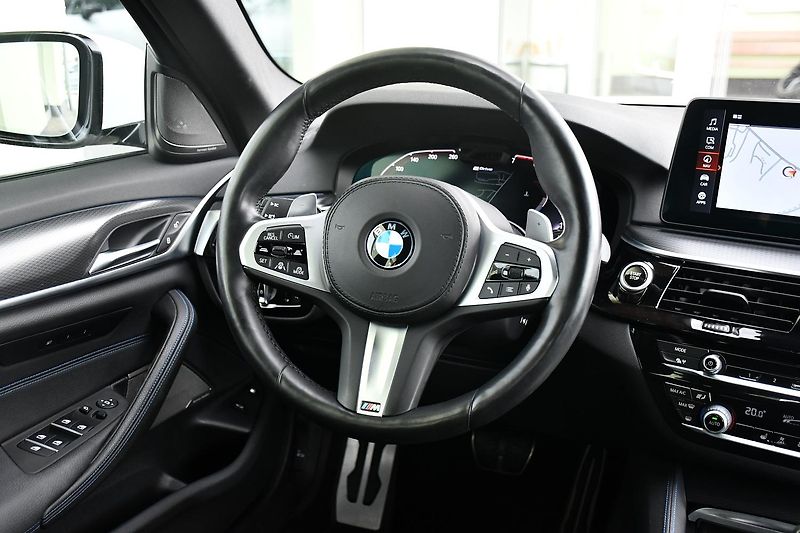 BMW Řada 5 530e PHEV M-SPORT xD HUD 1M ČR - fotka 7 z 39
