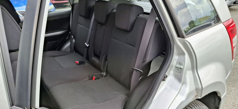 Suzuki Grand Vitara 2.0  4x4 servisní historie - fotka 34 z 46