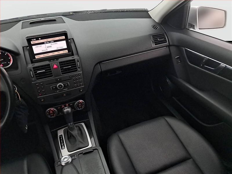 Mercedes-Benz Třídy C (2010) C 250 CDI, Automat, Navi - fotka 8 z 21