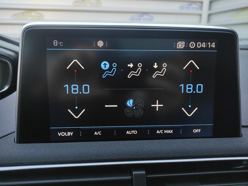 Peugeot 3008 1,5bHDi Allure EAT8 S&S Pano - fotka 17 z 53