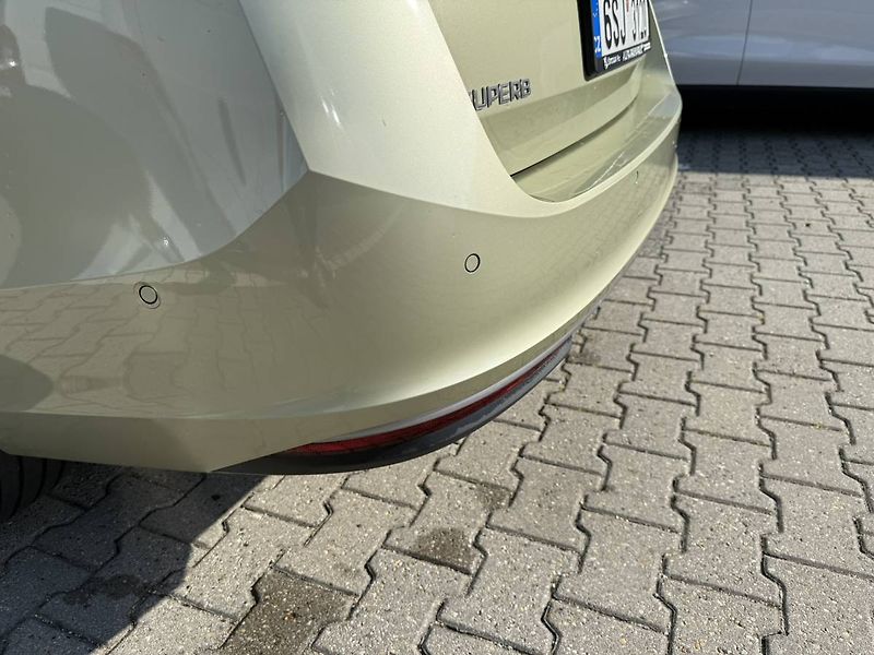 Škoda Superb Combi L&K 2,0 TDI 110kW DSG7/. - fotka 23 z 26